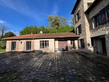 297 m2 habitables sur terrain de 9000 m2 