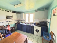 BEAU POTENTIEL DE 130 M² HABITABLE 
