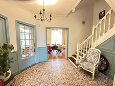 GRANDE MAISON EN PIERRES MEULIERES EN CENTRE VILLE DE LA FERTE SOUS JOUARRE