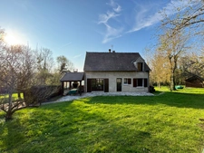 MAISON AVEC 5500 M² DE TERRAIN A LA FERTE GARE A PIED