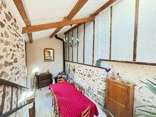 MAISON EN PIERRES MEULIERES AVEC SOUS-SOL TOTAL, 4 CHAMBRES