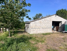Maison à vendre 6 pièces SAINT SAUVANT (17)Avec terrain en zone U.