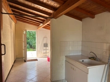 Maison à vendre 6 pièces SAINT SAUVANT (17)Avec terrain en zone U.