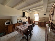 maison à vendre 7 pièces BURIE (17)Dépendances,studio attenant .