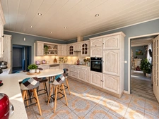 Maison à vendre Charmante maison en pierre de 176 avec dépendances et jardin paysager . AUTHON EBEON (17)