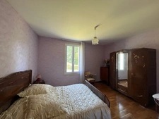 Maison d'habitation en pierre à vendre BURIE 17770 .