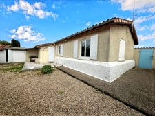 A VENDRE ROYAN MAISON DE PLAIN PIED Quatres chambres avec garage et atelier.