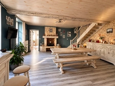 Maison à vendre Charmante maison en pierre de 176 avec dépendances et jardin paysager . AUTHON EBEON (17)