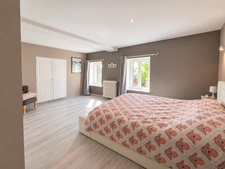 Maison à vendre Charmante maison en pierre de 176 avec dépendances et jardin paysager . AUTHON EBEON (17)