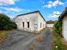 Maison à vendre  BURIE (17)