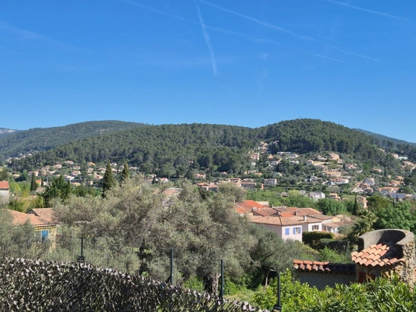 EXCLUSIVITE-PRESTIGE. Maison à vendre 6 pièces SOLLIES VILLE (83). 575 000 €