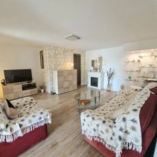 EXCLUSIVITE-Maison à vendre 10 pièces. deux appartements SOLLIES TOUCAS (83). 729 500 €