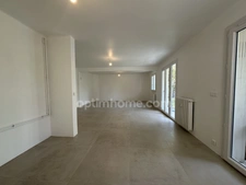 CANNES- CROIX-DES-GARDES. Appartement rénové à vendre 5 pièces. 99 m² avec garage et cave. 458 000 €