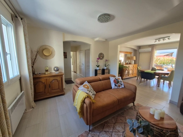 EXCLUSIVITE-PRESTIGE. Maison à vendre 6 pièces SOLLIES VILLE (83). 575 000 €