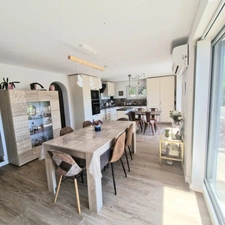EXCLUSIVITE-Maison à vendre 10 pièces. deux appartements SOLLIES TOUCAS (83). 729 500 €