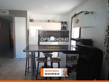 La Farlède, centre ville, appartement type 2 avec parking privé. 