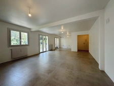 CANNES- CROIX-DES-GARDES. Appartement rénové à vendre 5 pièces. 99 m² avec garage et cave. 422 000 €