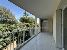 CANNES- CROIX-DES-GARDES. Appartement rénové à vendre 5 pièces. 99 m² avec garage et cave. 458 000 €