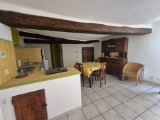 Appartement T2 avec bureau, débarras et cave- BARGEMON (83)