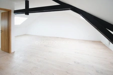 APPARTEMENT AU DEUXIEME ET DERNIER ETAGE - 2 CHAMBRES - PLACE PARKING - CAVE - 