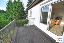 MAISON DE PLAIN PIED SURELEVE - VUE DEGAGEE - TERRAIN 12 ARES 37
