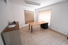 Villerupt – Local commercial de 105 m² ou Possibilité de le transformer en appartement avec grand parking privatif de 150 m²