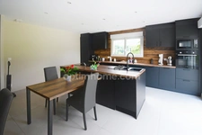 MAISON RECENTE DE 2021 - PLAIN PIED - 4 CHAMBRES - TERRAIN 9 ARES 50 - GARAGES DE 45M2