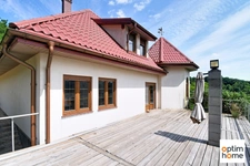 TRES BELLE MAISON INDIVIDUELLE - 4 CHAMBRES - 2 SALLES DE BAIN - 2 GARAGES - TERRAIN DE 25 ARES