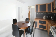 MAISON INDIVIDUELLE SPACIEUSE AVEC POTENTIEL - TERRASSE ET JARDIN