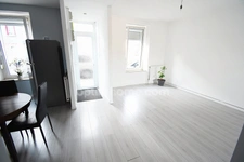 MAISON INDIVIDUELLE SPACIEUSE AVEC POTENTIEL - TERRASSE ET JARDIN