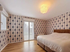 MAISON D’EXCEPTION 216 M² – 5 CHAMBRES + BUREAU – 2 SALLES DE BAIN – GARAGE 2 VOITURES – TERRAIN 2 146 M² – CALME ABSOLU ET VUE DÉGAGÉE