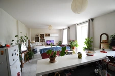 IMMEUBLE DE 4 LOGEMENTS DE 176M2 ENVIRON - TERRAIN - 3 PLACES DE PARKING