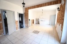 Charmante Maison de Caractère avec Grande Terrasse et Grenier Aménageable, à Deux Pas du Luxembourg