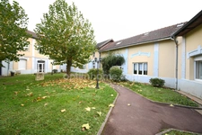 BIEN ATYPIQUE - 142M2 - 6 CHAMBRES - 2 SALLES DE BAIN - JARDIN - TERRASSE