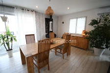 MAISON INDIVIDUELLE 112 M² – SANS VIS-À-VIS – 3 CHAMBRES + SALLE DE JEUX/BUREAU – GARAGE – TERRAIN DE + DE 7 ARES