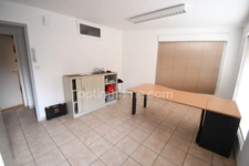 Villerupt – Local commercial de 105 m² ou Possibilité de le transformer en appartement avec grand parking privatif de 150 m²