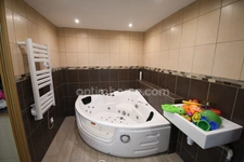 MAISON HERSERANGE 3 CHAMBRES - SALLE DE JEUX - 3 SALLES DE BAIN - GARAGE - TERRAIN - VUE GOLF