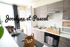 IMMEUBLE DE 4 LOGEMENTS DE 176M2 ENVIRON - TERRAIN - 3 PLACES DE PARKING
