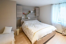 MAISON INDIVIDUELLE FAMILIALE 138 M² AVEC 4 CHAMBRES, PLATEAU AMÉNAGEABLE 100 M², GARAGE ET JARDIN – PROCHE LUXEMBOURG