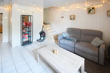 MAISON INDIVIDUELLE FAMILIALE 138 M² AVEC 4 CHAMBRES, PLATEAU AMÉNAGEABLE 100 M², GARAGE ET JARDIN – PROCHE LUXEMBOURG