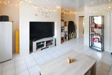MAISON INDIVIDUELLE FAMILIALE 138 M² AVEC 4 CHAMBRES, PLATEAU AMÉNAGEABLE 100 M², GARAGE ET JARDIN – PROCHE LUXEMBOURG