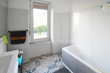 MAISON INDIVIDUELLE SPACIEUSE AVEC POTENTIEL - TERRASSE ET JARDIN
