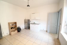 Charmante Maison de Caractère avec Grande Terrasse et Grenier Aménageable, à Deux Pas du Luxembourg