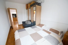 BELLE MAISON DE VILLAGE 200M2 - TERRAIN 6 ARES - GRAND GRENIER AMENAGEABLE DE 110M2 - 2 GARAGES 4 VOITURES