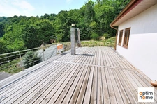 TRES BELLE MAISON INDIVIDUELLE - 4 CHAMBRES - 2 SALLES DE BAIN - 2 GARAGES - TERRAIN DE 25 ARES