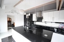 MAISON FAMILIALE DE 210M2 - 4 CHAMBRES - TERRAIN 9 ARES - GARAGE 3 VOITURES