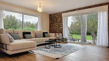 MAISON D’EXCEPTION 216 M² – 5 CHAMBRES + BUREAU – 2 SALLES DE BAIN – GARAGE 2 VOITURES – TERRAIN 2 146 M² – CALME ABSOLU ET VUE DÉGAGÉE