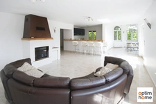 TRES BELLE MAISON INDIVIDUELLE - 4 CHAMBRES - 2 SALLES DE BAIN - 2 GARAGES - TERRAIN DE 25 ARES