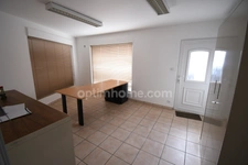 Villerupt – Local commercial de 105 m² ou Possibilité de le transformer en appartement avec grand parking privatif de 150 m²
