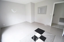 TRES BELLE MAISON PLAIN PIED - TERRAIN 6 ARES 